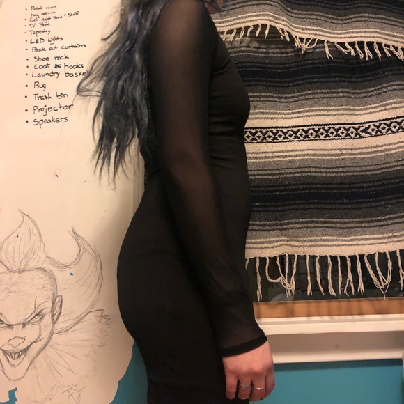 Tight black dress - Picture 2 of 4